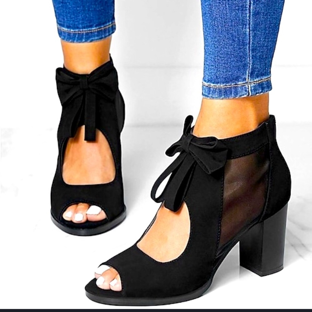 Timstree booties NWT